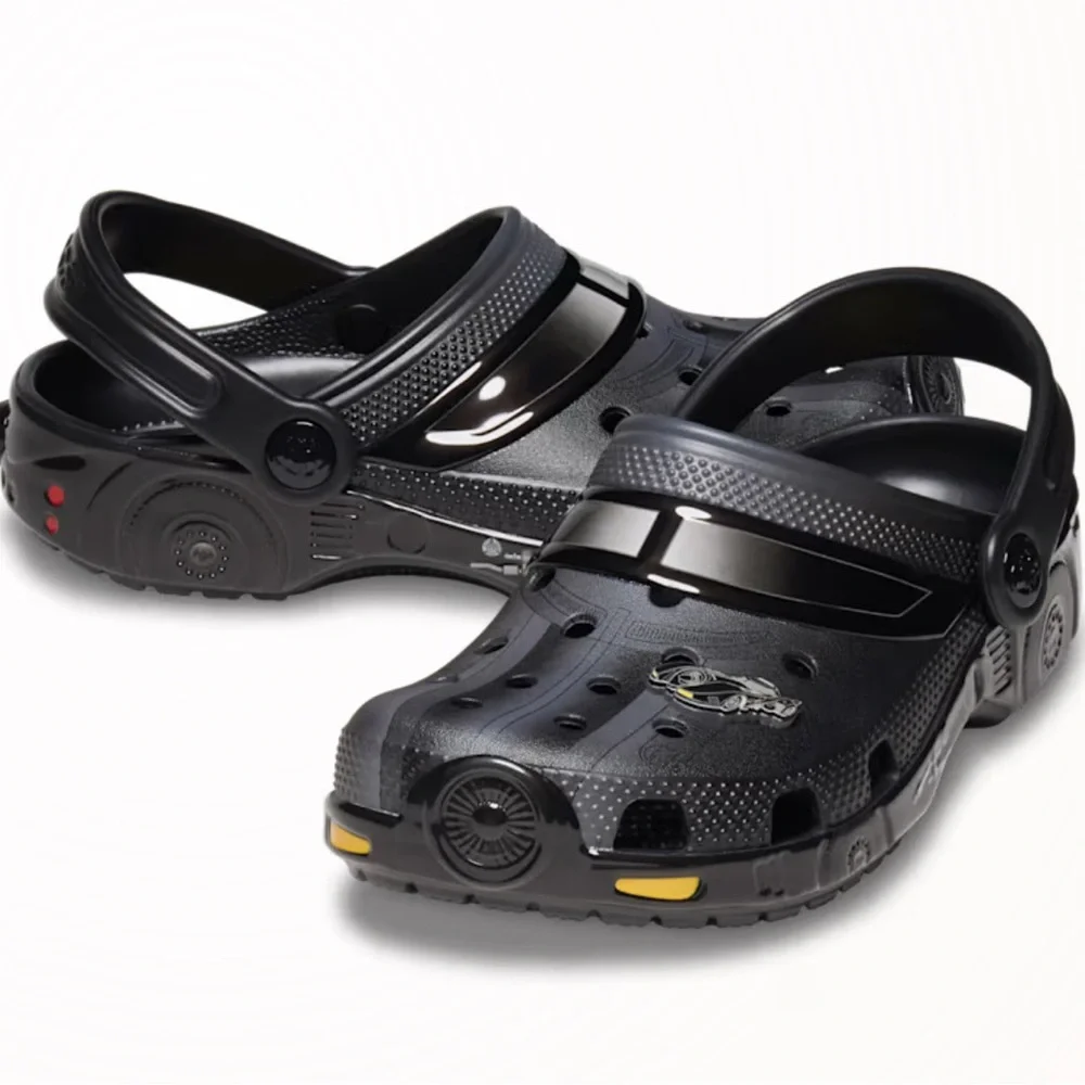 CROCS Kids Black Sandal Clogs with Yellow Accents 12C euc